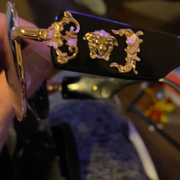 I’m selling my pride and joy Versace sunglasses th - Picture 6 of 11